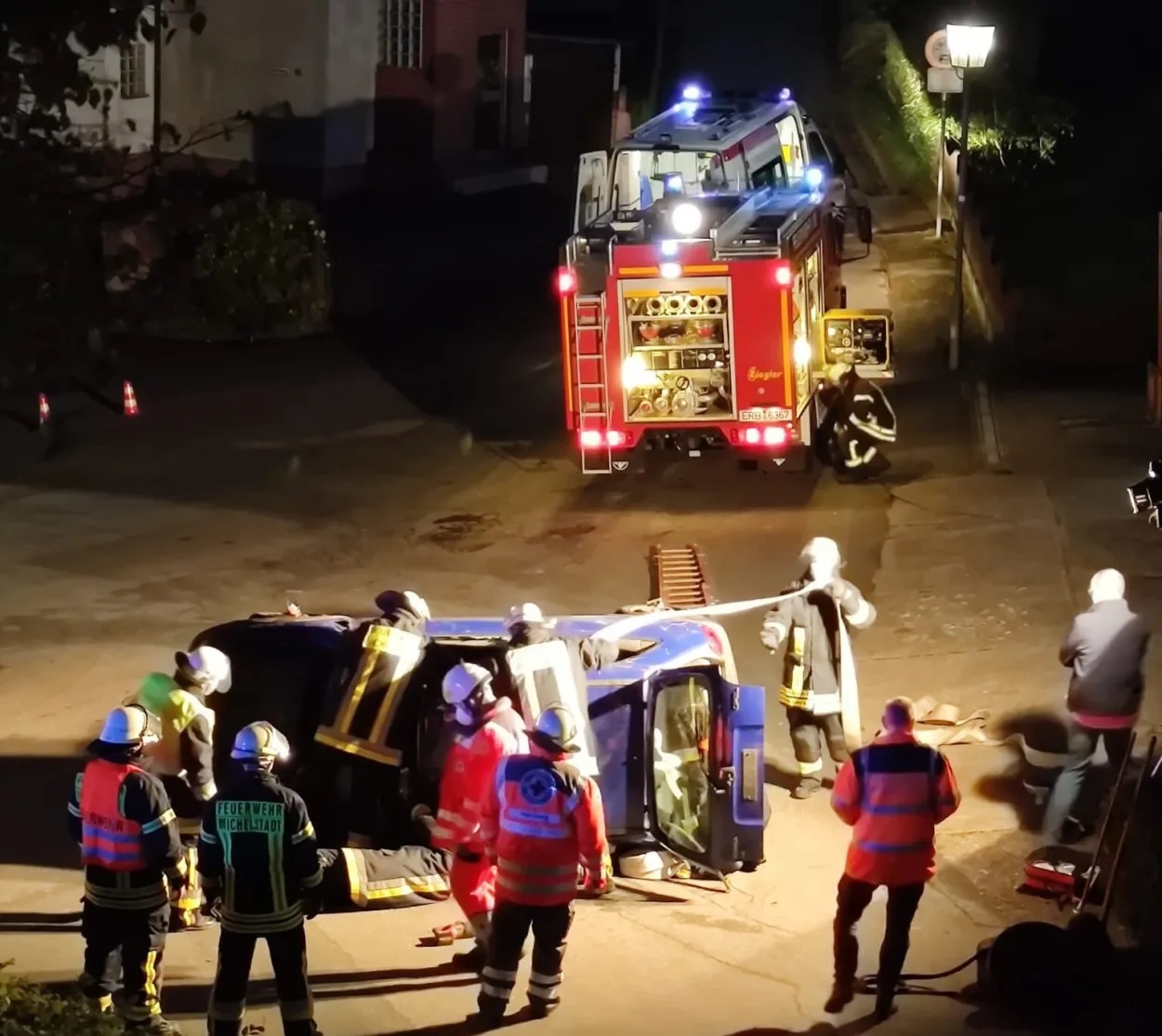 Samstag auf Sonntag (13.-14.06.2026): Berufsfeuerwehrtag der Jugendfeuerwehr Würzberg
🚒🚨 Es werden Übungsfahrten mit Sondersignal stattfinden! 🚨🚒
https://www.wuerzberg.info/?p=7229
@feuerwehrwuerzberg